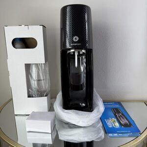 NEW SodaStream Fizzi One Touch Electric Sparkling Water Maker Black - Co2‎ Tank